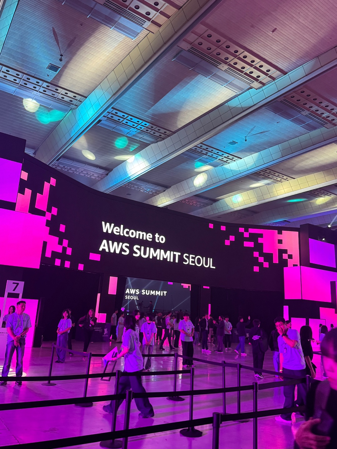 Welcome to AWS Summit Seoul entrance